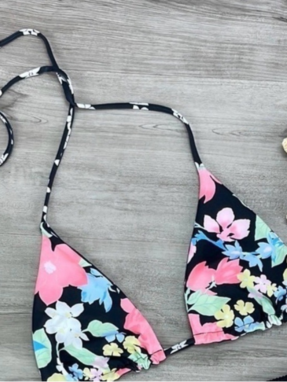 Billabong Floral Triangle Bikini Top - Black with Pastel Floral 🖤🌸 - Picture 2 of 4